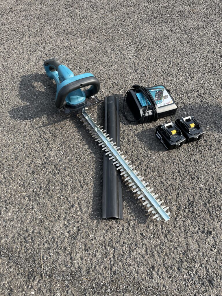 Makita Akku-Heckenschere DUH523 36V mieten in Karlstadt