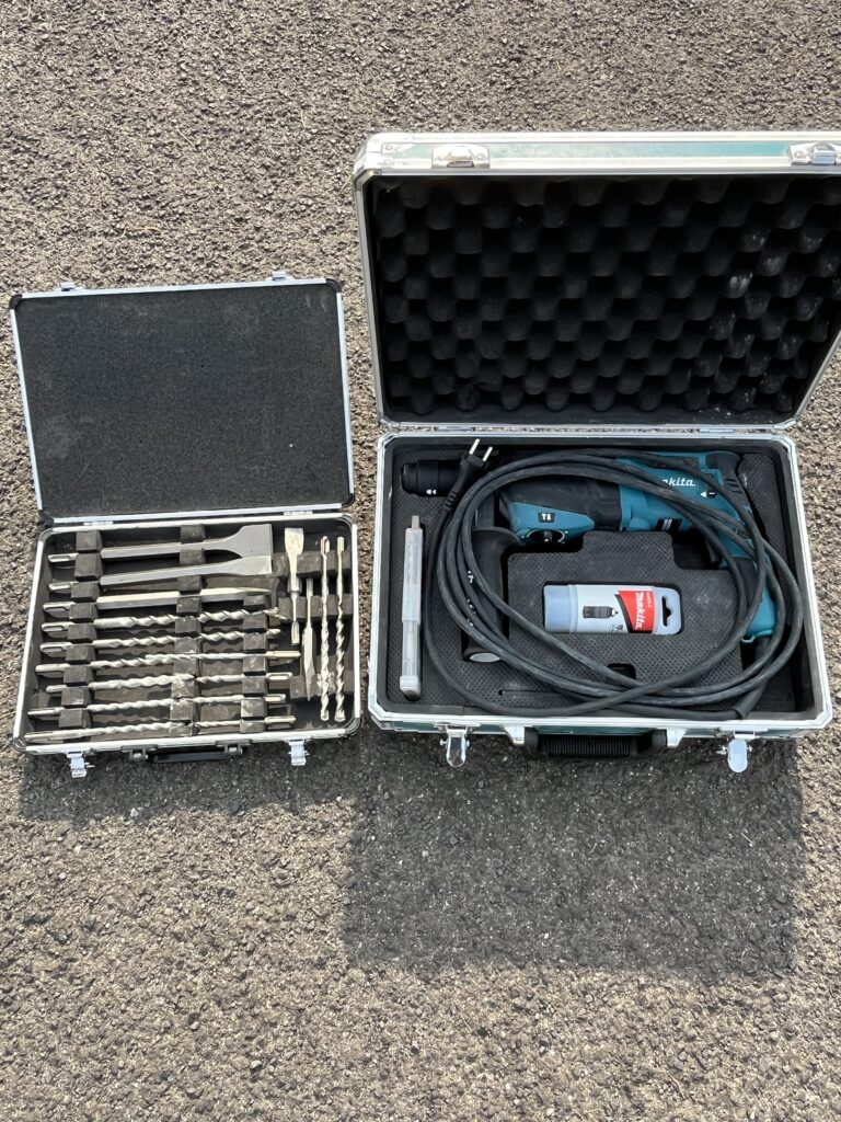 Mieten Sie den Makita HR2631FT Bohrmaschine in Karlstadt – Profi-Power für Ihr Projekt.